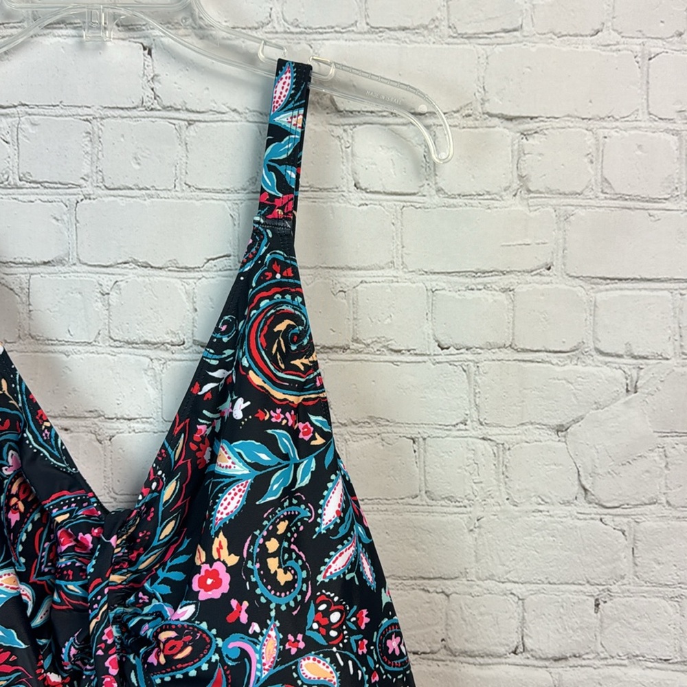 BloomChic Paisley Print Ruched Detail Knot Side One Piece Swimsuit Plus … - Picture 3 of 7